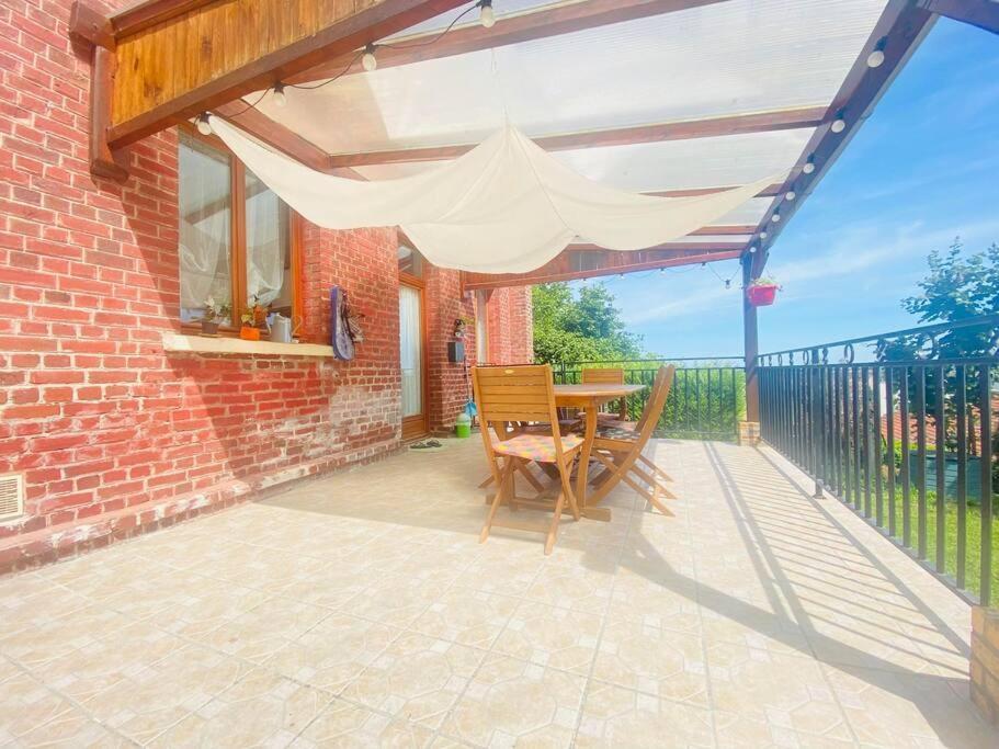 Cocon Familial Apartment Laon Bagian luar foto