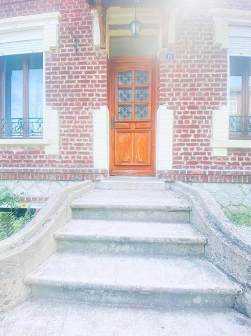 Cocon Familial Apartment Laon Bagian luar foto